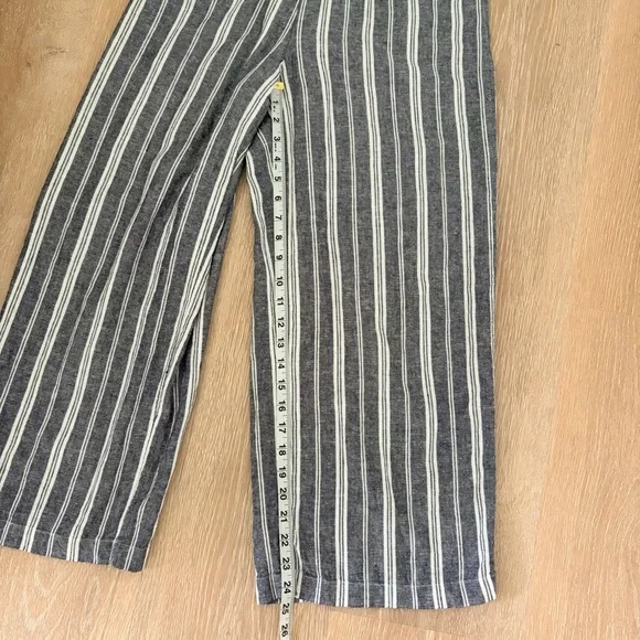 GAP Gray & White Striped Smocked Wide-Leg Linen Jumpsuit- XS - Picture 5 of 14
